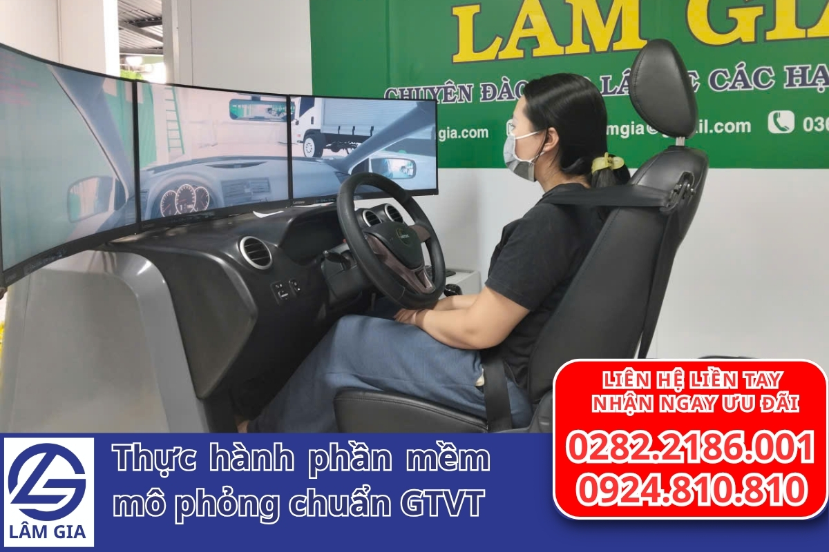 Phòng học lý thuyết lái xe hiện đại tại Trung Tâm Lâm Gia