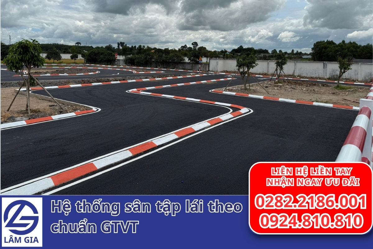 Sân tập lái ô tô thực tế tại Trung Tâm Lâm Gia