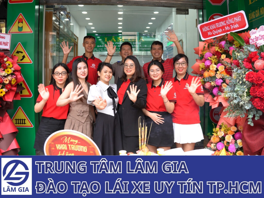 Trung tâm Lâm Gia có có bổ túc tay lái cho học viên học bằng B1